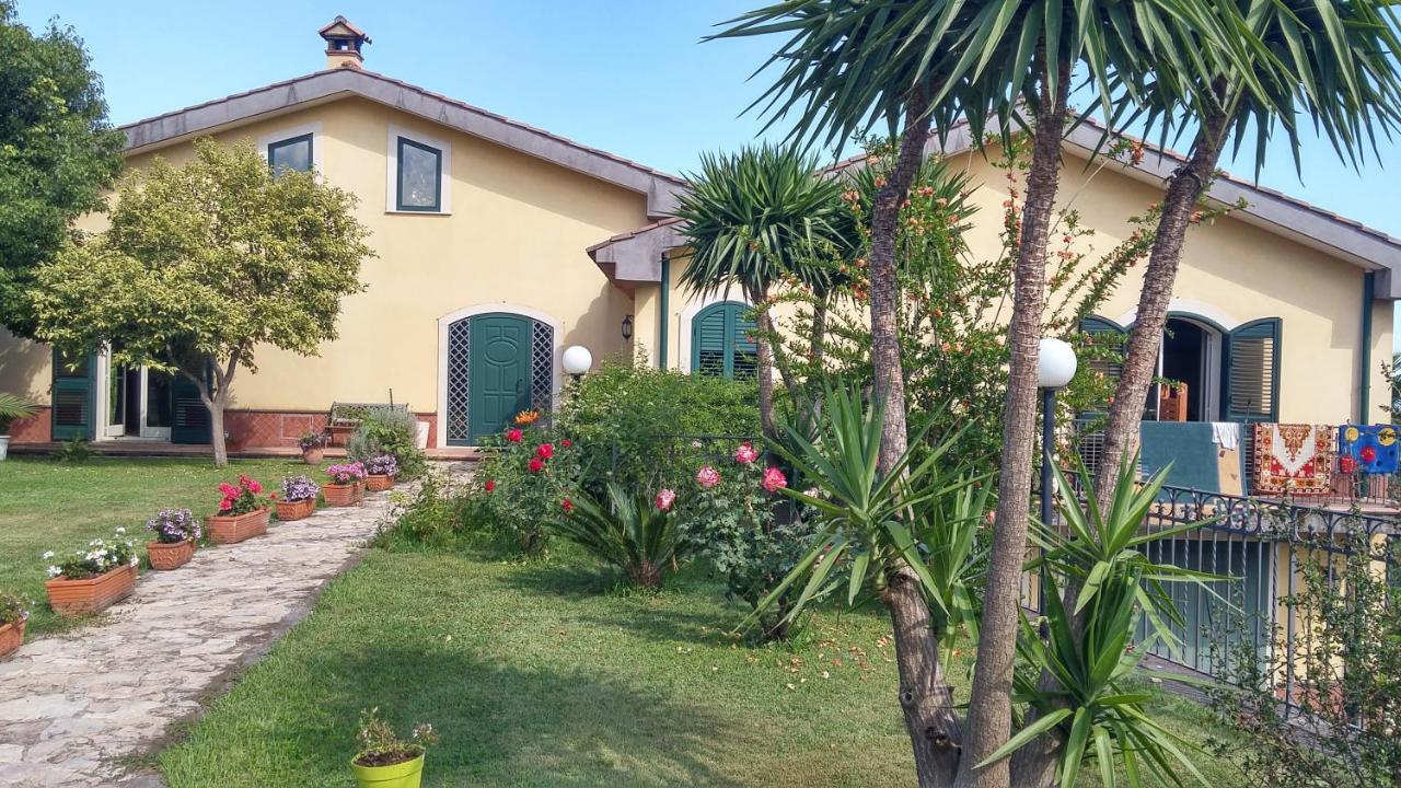 La Casa Del Melograno Panzió Santa Venerina Kültér fotó