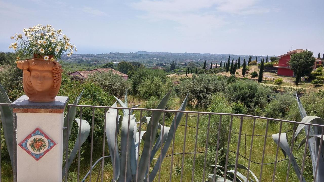 La Casa Del Melograno Panzió Santa Venerina Kültér fotó