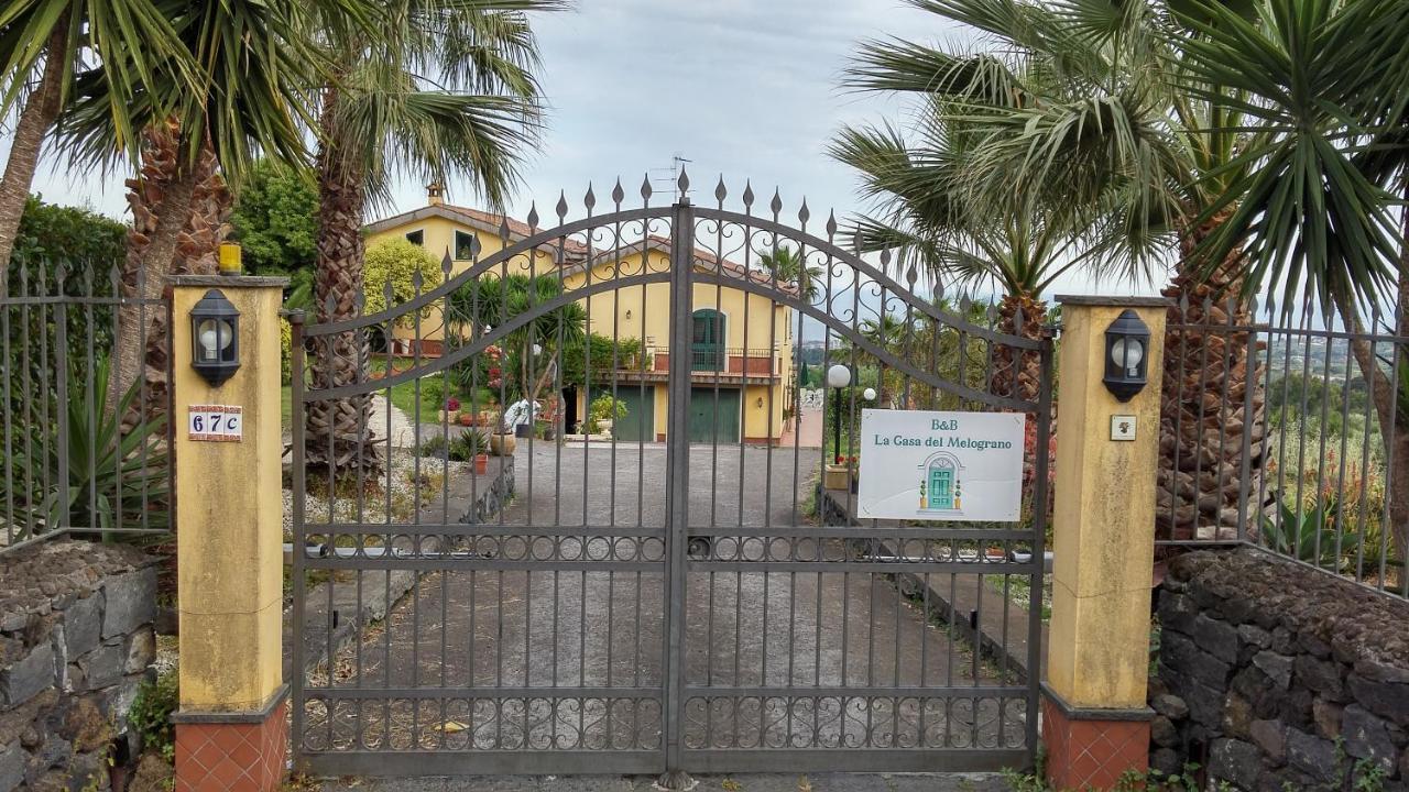La Casa Del Melograno Panzió Santa Venerina Kültér fotó