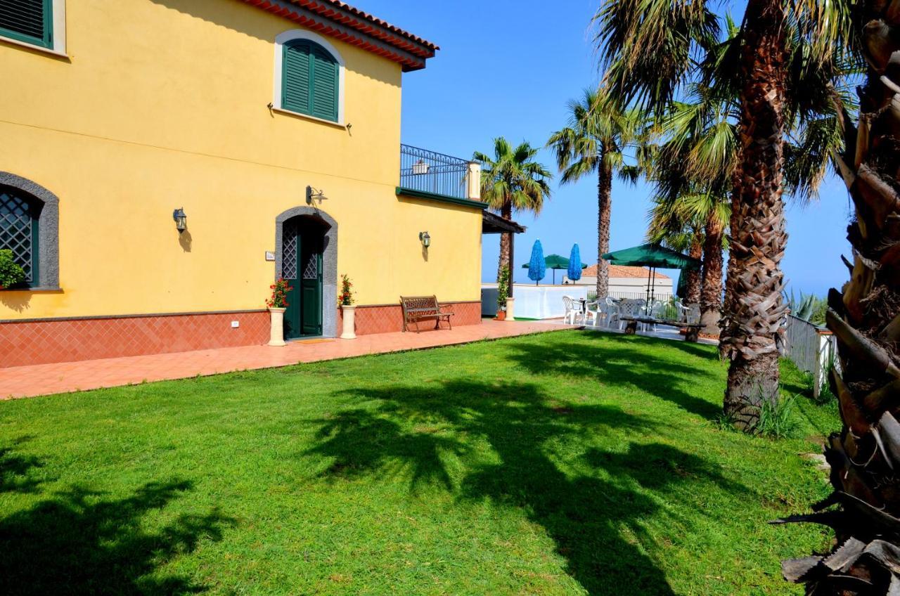 La Casa Del Melograno Panzió Santa Venerina Kültér fotó