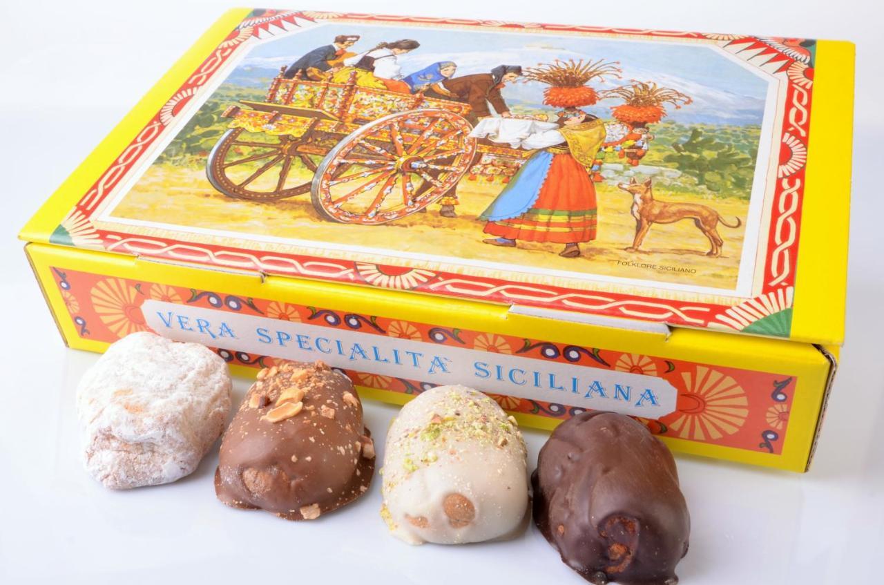 La Casa Del Melograno Panzió Santa Venerina Kültér fotó
